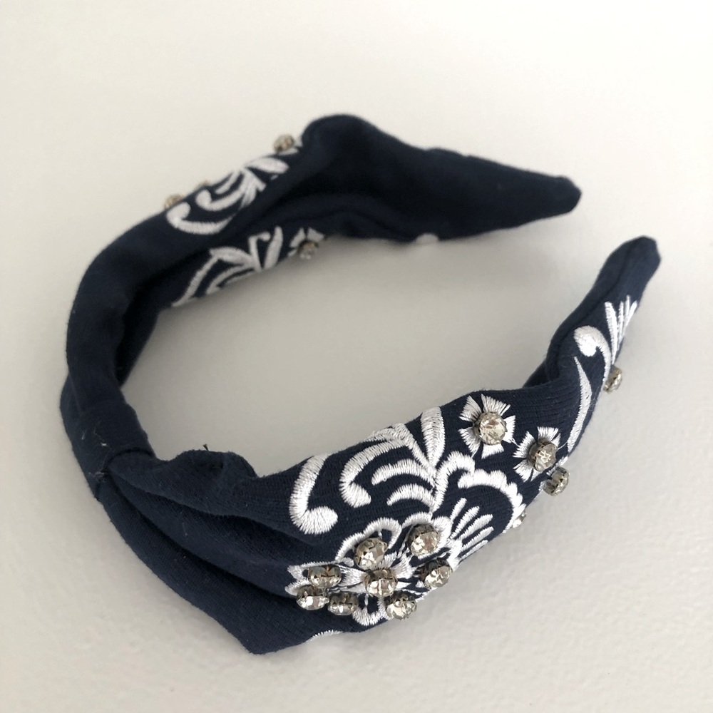 NWT Embroidered Navy Head Band - Picture 4 of 5